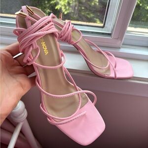 FASHION NOVA STRUT MY WAY UP HEELS